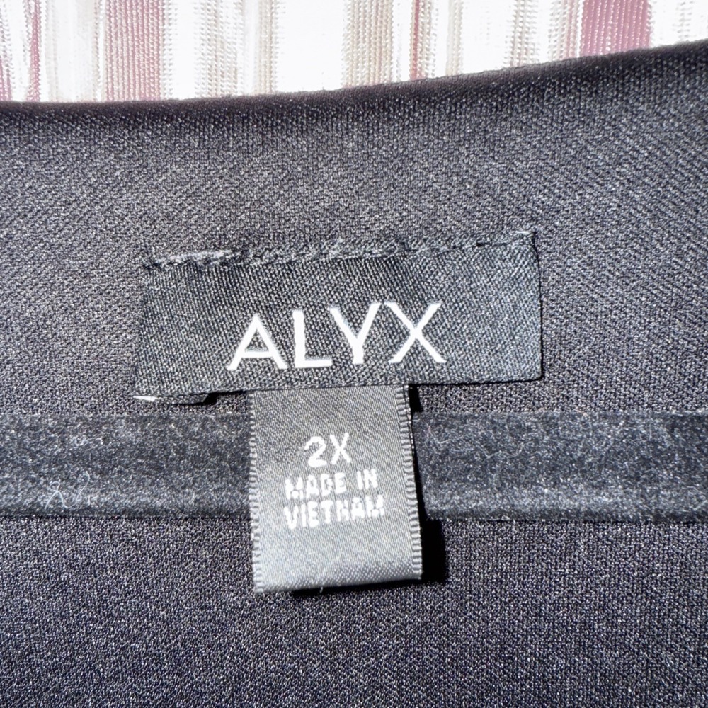 Women's ALYX Black & White Striped Floral Top W/ Rusched Sleeves Sz. 2X - Picture 3 of 8